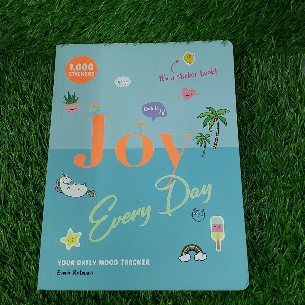 JOY EVERY DAY - YOUR DAILY MOOD TRACKER By Esmee Rotmans